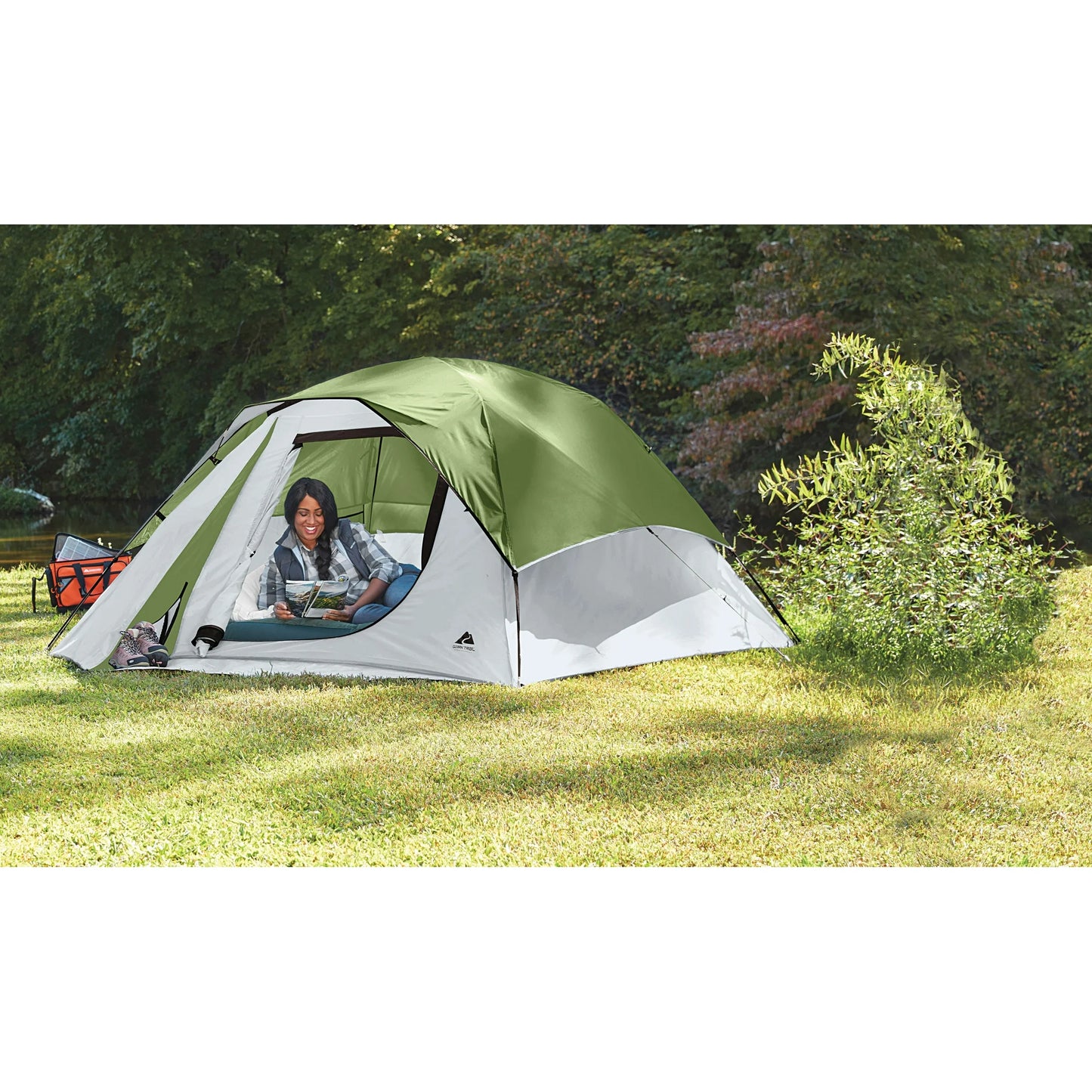 Tienda de campaña para 4 personas tipo domo. 2.43m x 2.59m x 1.27m. Ozark Trail