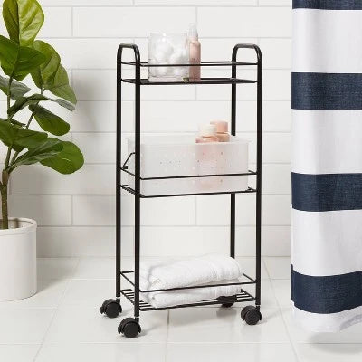 Estante/carrito con rodines para baño de metal color negro. Room Essentials