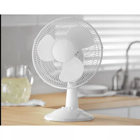 Ventilador de mesa oscilante de 3 velocidades. 30.5cms. Mainstays