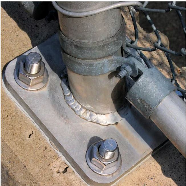 Caja con 34 anclajes de cuña de 3/8 x 5¨ para concreto. Cobra Parawedge