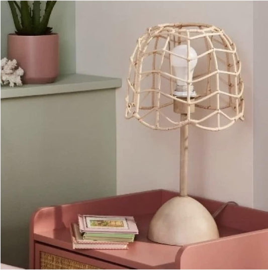 Lampara de mesa de Ratán. Pillowfort