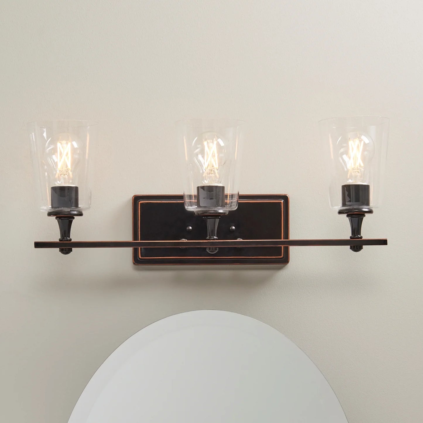 Lámpara para baño, sala o comedor de 3 bombillos estilo retro, acabado en bronce envejecido.  Better Homes & Gardens