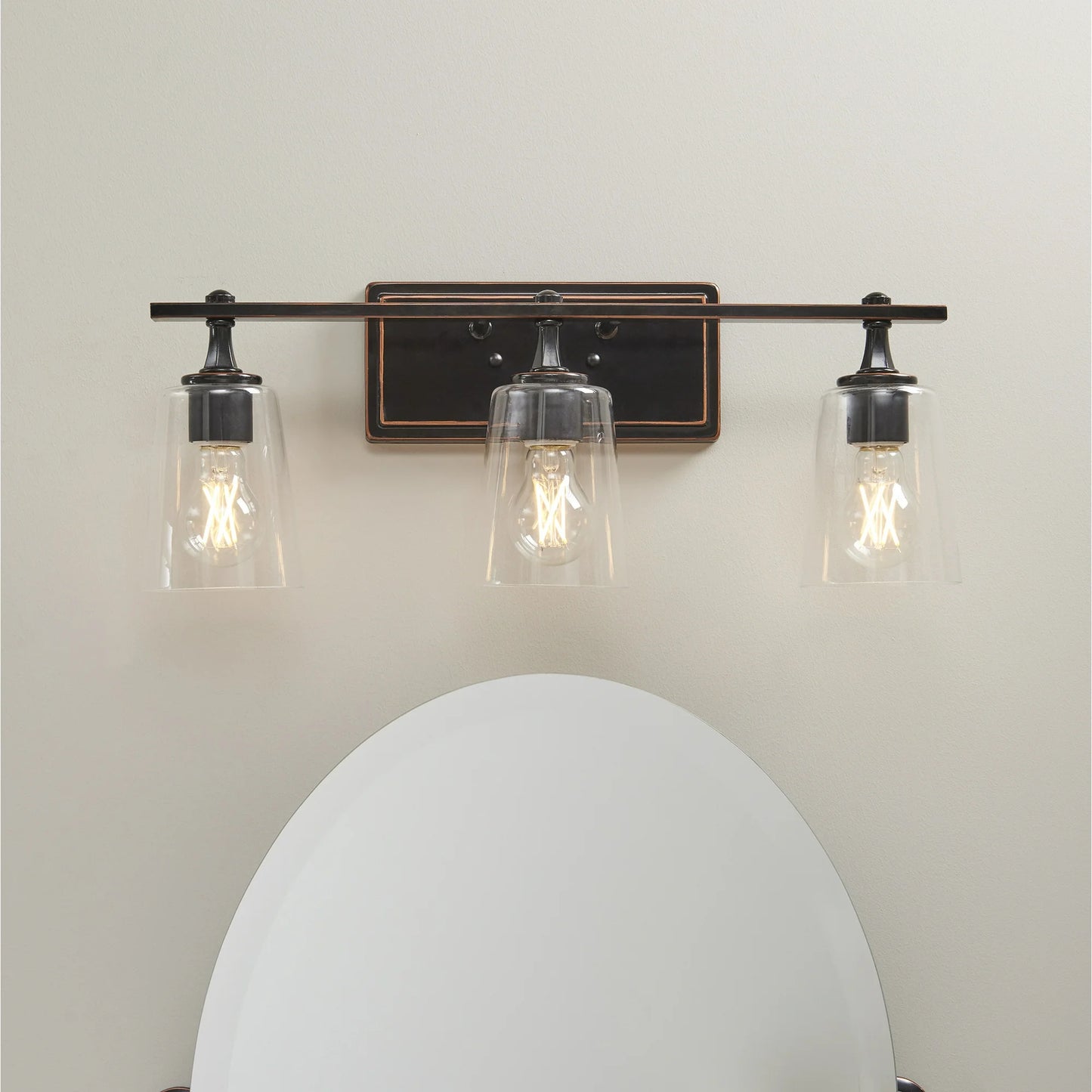 Lámpara para baño, sala o comedor de 3 bombillos estilo retro, acabado en bronce envejecido.  Better Homes & Gardens