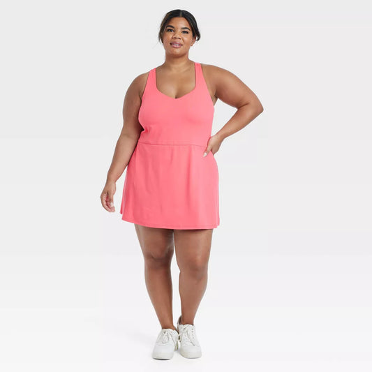 Vestido deportivo color rosa, talla plus (1X). All in motion