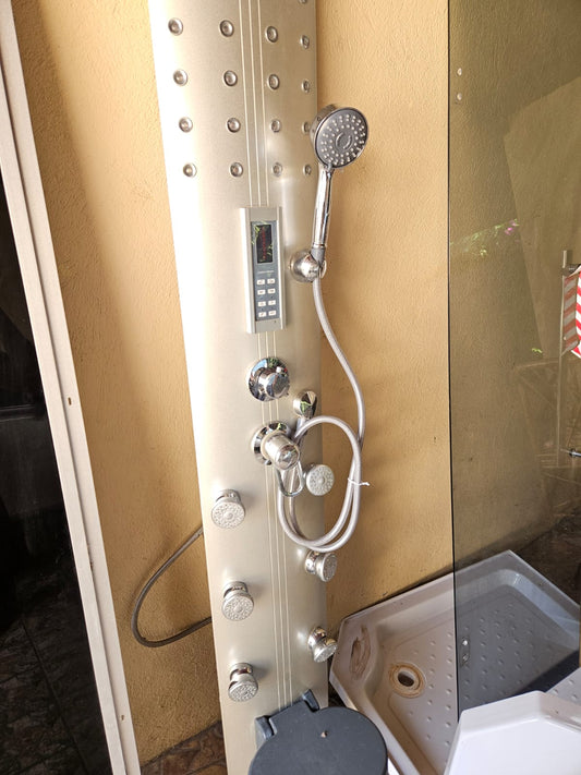 Ducha con cabina de vidrio, hidromasaje, luces, telefono, ideal para casa en contenedores ó espacios reducidos. 90x90